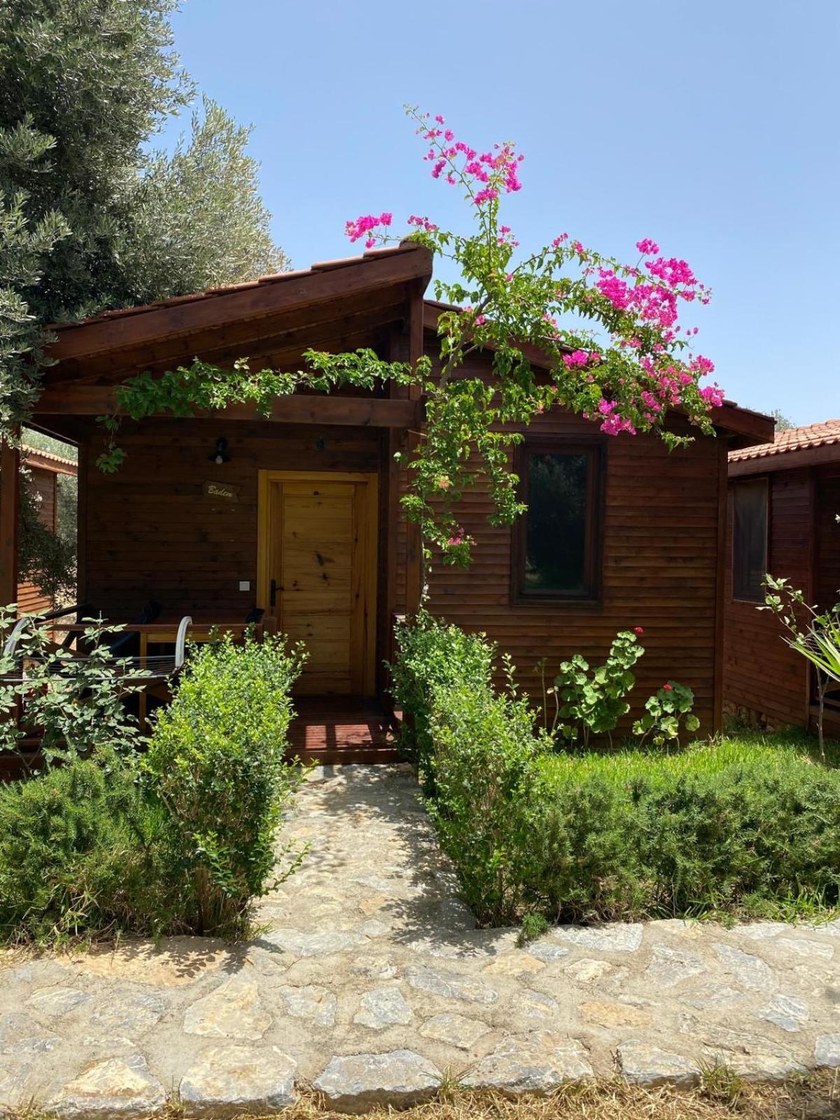 Suzi'Nin Bahcesi Bungalov Evler Datca Exterior photo